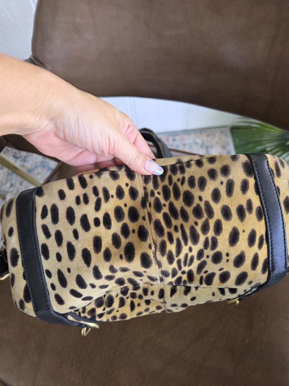 Juicy Couture Leopard Velour Shoulder Bag Y2K Black Trim and Gold Hardware - Picture 11 of 16